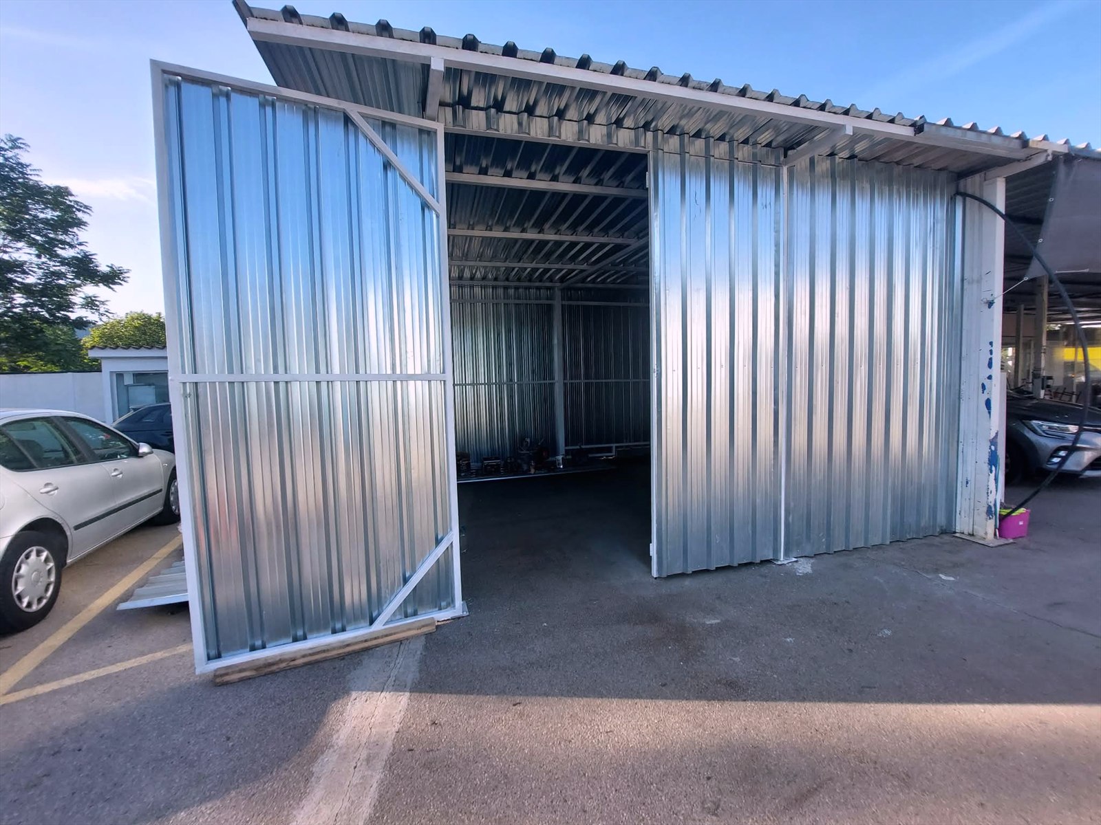 Portones metálicos galvanizados para un cerramiento amplio
